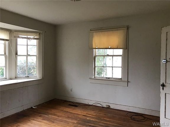 5th image of 2321 10th St E