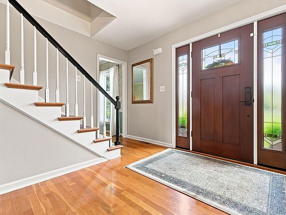 5th image of 203 Paddock Dr