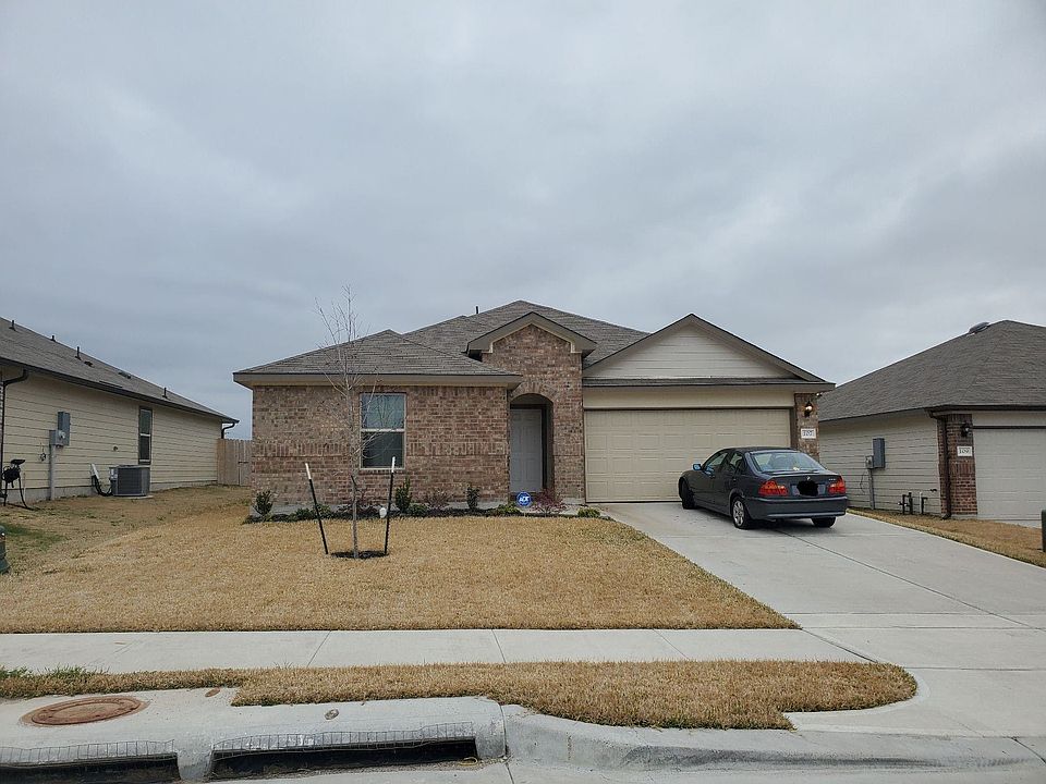 1st image of 107 Blanco Dr