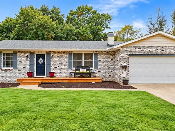 2210 Gillis St, Alton, IL 62002