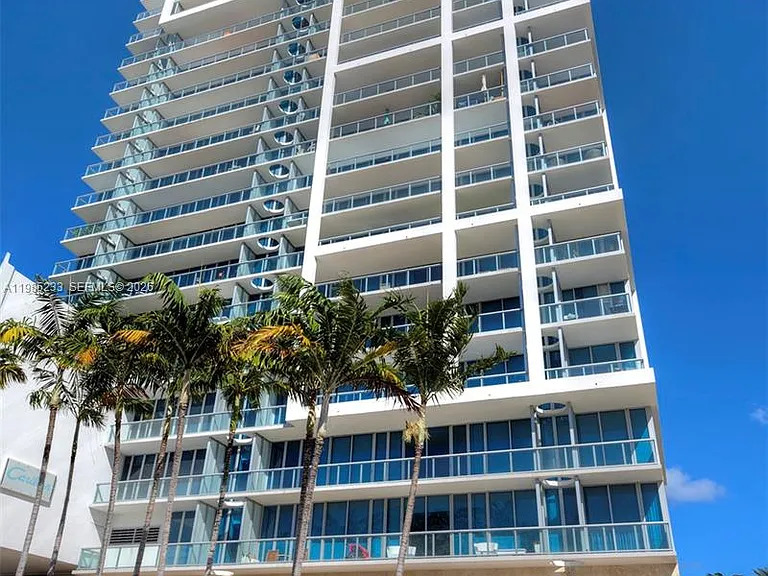 6799 Collins Ave #906 — Photo 24