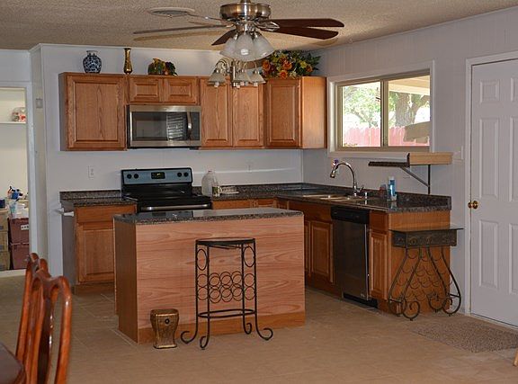 5th image of 220 Westwood Dr