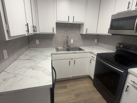 2nd image of 1100 Southmoor Dr #1100