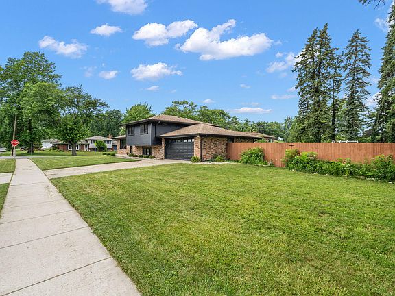 3rd image of 6384 Fallen Timbers Ave
