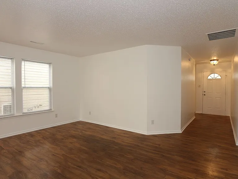 7937 Cork Bend Ln — Photo 2