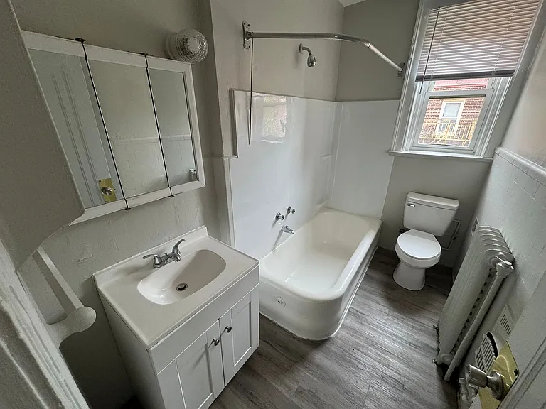 1579 Chapel St #304B — Photo 6