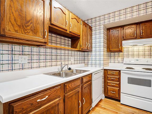 5th image of 3026 Autumn Shores Dr