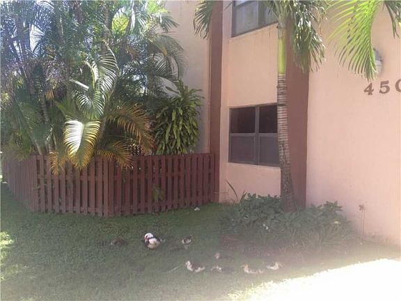 4th image of 450 W Park Dr APT 108