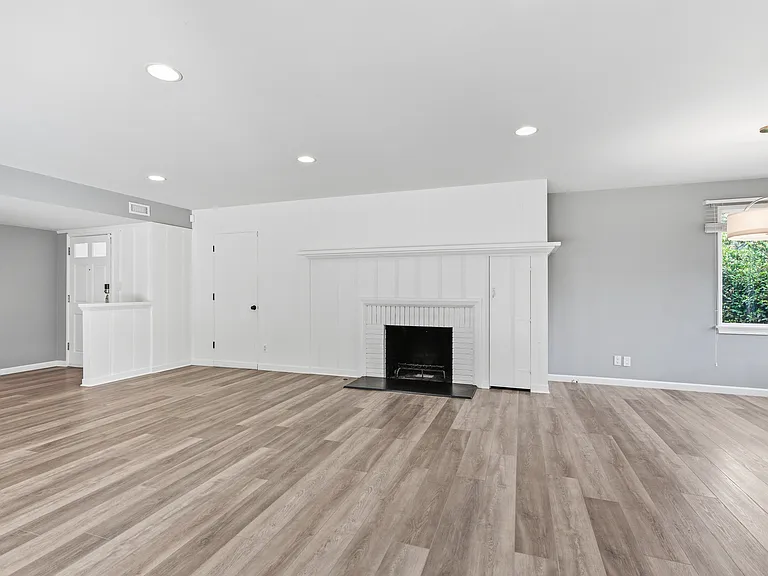 384 Knight Way — Photo 15
