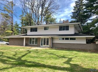 2074 Whitehall Rd, Toledo, OH 43606