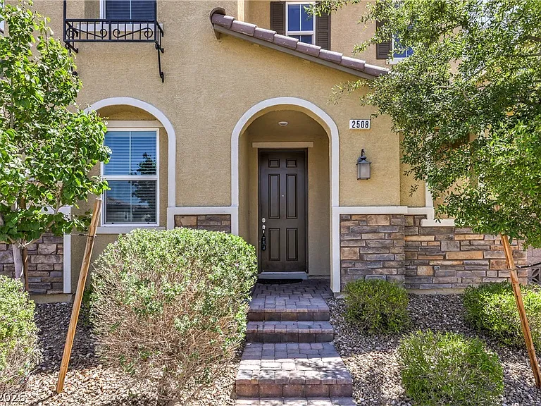 2508 Valdanos Pl — Photo 2