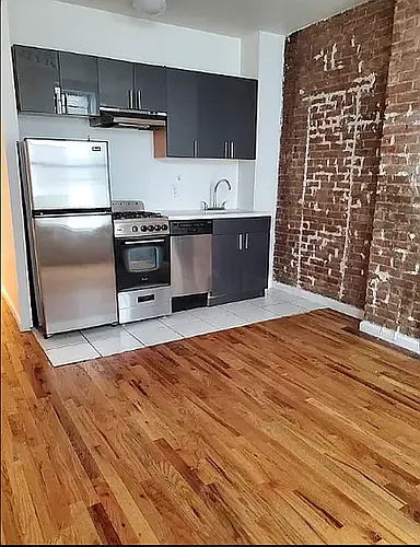 447 W 37th St #4FE Photo 1
