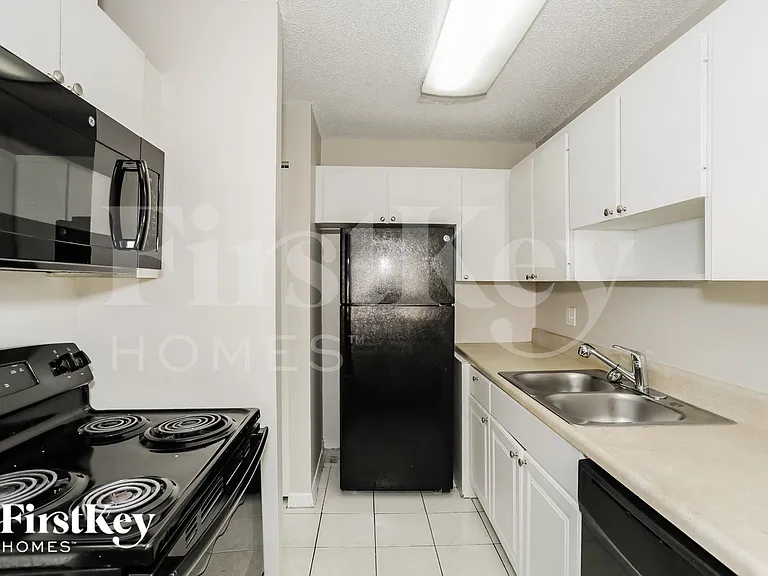 4610 SW 143rd Ct W — Photo 7