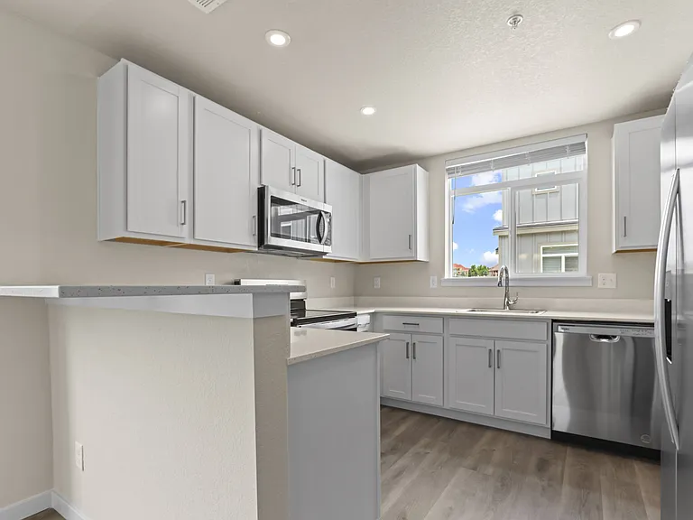 The Townhomes at Pine Drive — Photo 31