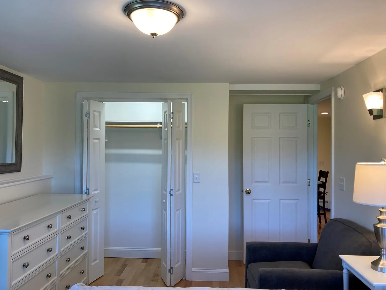 1 bed, 900 sqft, $2,000 — Photo 4