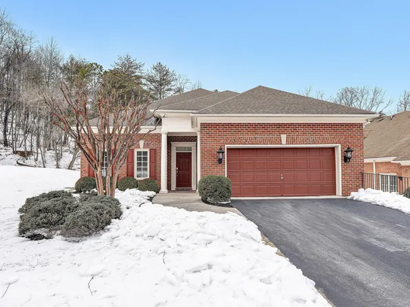 6567 Fairway Estates Dr, Roanoke, VA 24018