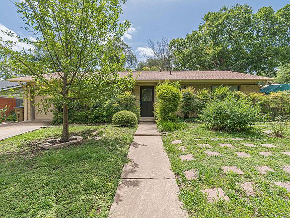 3rd image of 8415 Shenandoah Dr