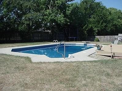 3rd image of 10656 Meadowfield Ct