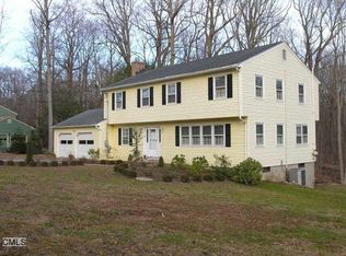 498 Booth Hill Rd, Trumbull, CT 06611