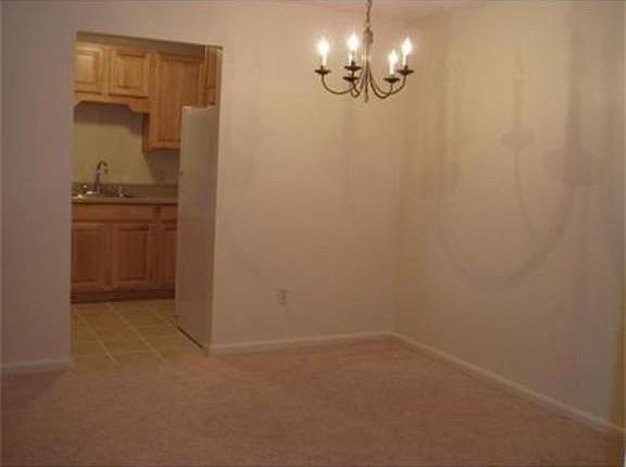 5th image of 600 Governors Dr APT 4