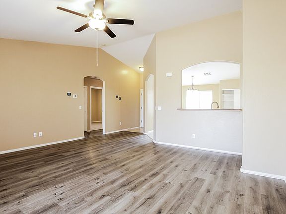 5th image of 702 S 108th Pl