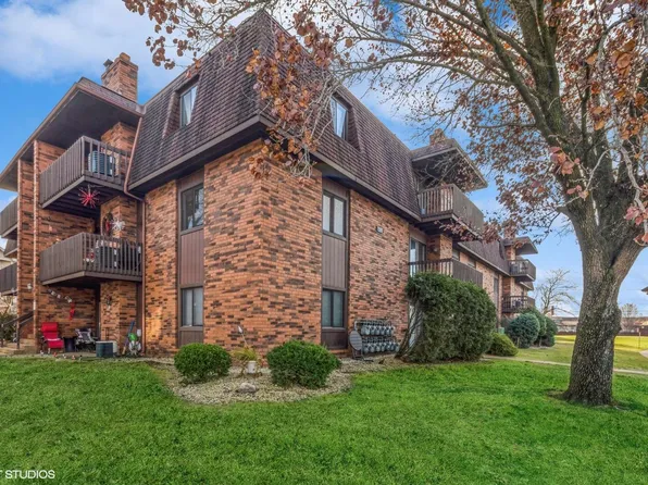 2109 E 45th St Unit 207, Highland, IN 46322