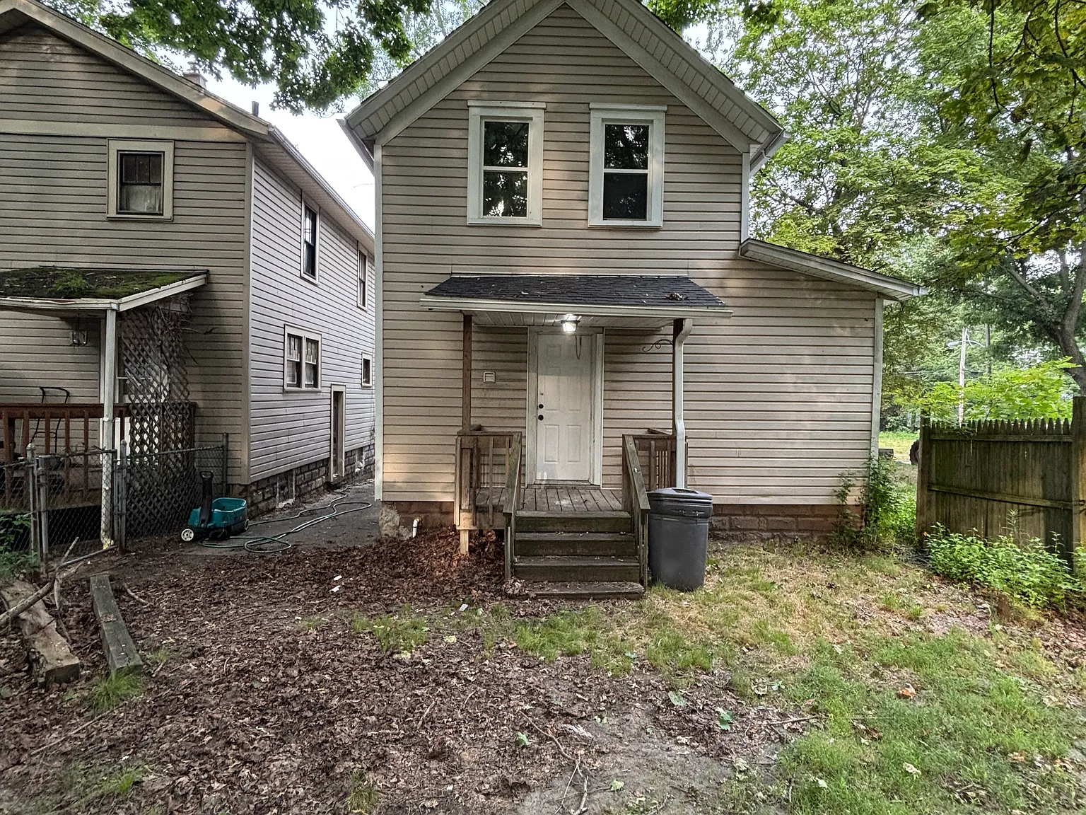4 bed, 1140 sqft, $1,260 — Photo 2