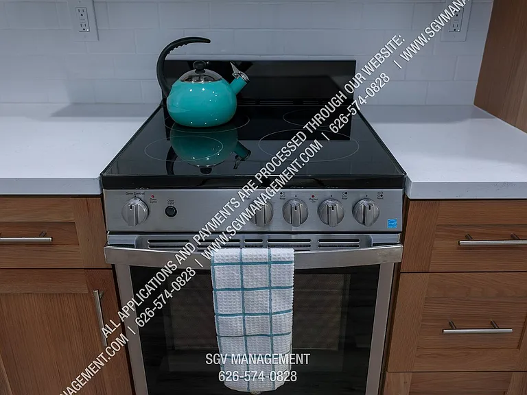 427-433 W Duarte Rd — Photo 8