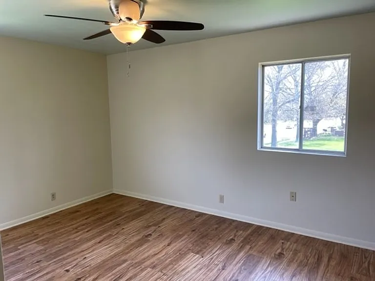 507 W Kirby Ave — Photo 8