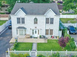 36 Parkerson Rd, Edison, NJ 08817