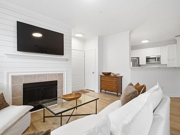 5th image of 45 Sycamore Ave APT 1323