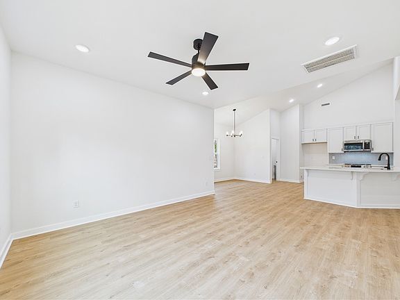 5th image of 6 Argyll Cir