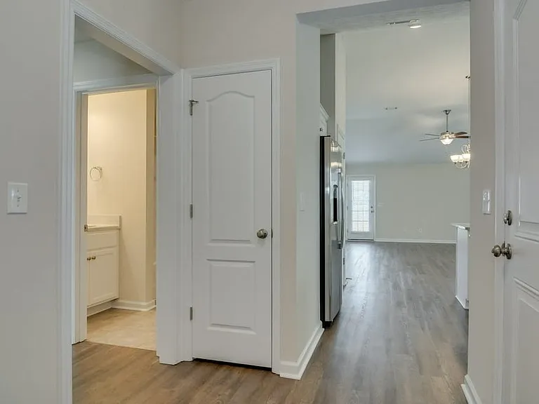 494 Amesbury Dr — Photo 3