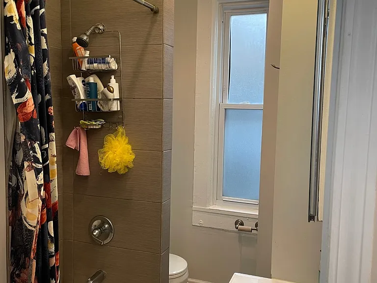 1344 N Bosworth Ave #2R — Photo 9