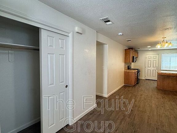 3rd image of 2116 W Lark Ave