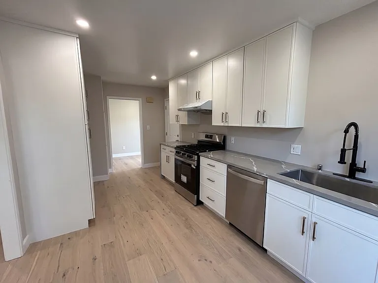 1534 Fernside St — Photo 5