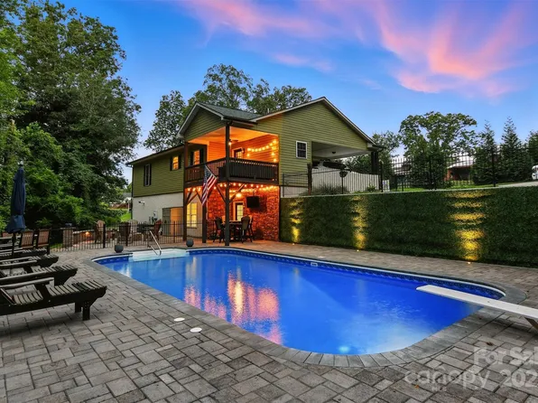 88 Pinewood Rd, Granite Falls, NC 28630