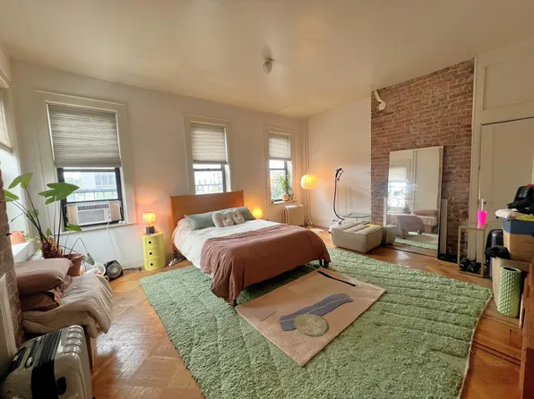 790 Metropolitan Avenue image 1 of 9
