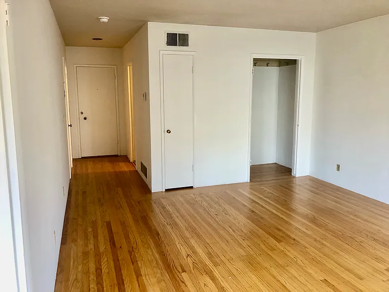 2450 Warring St #33 — Photo 4