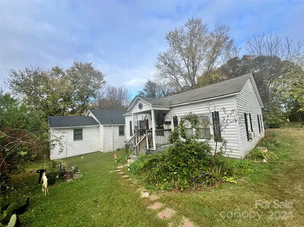 413 S Edwards St, Lincolnton, NC 28092