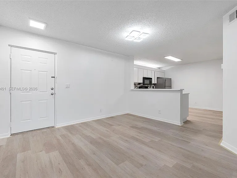 5661 Riverside Dr #103B7 — Photo 4