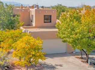 2953 Viaje Pavo Real, Santa Fe, NM 87505