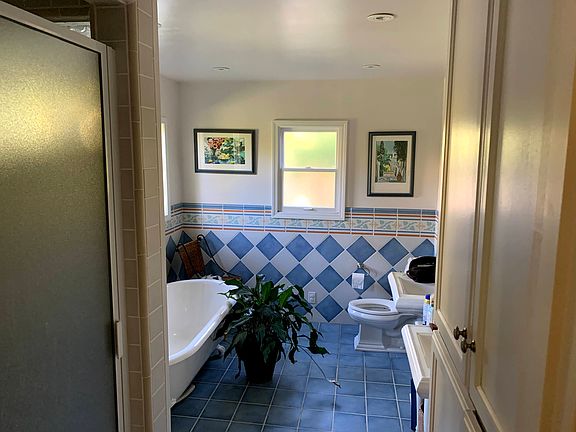 3rd image of 365 San Carlos Ave