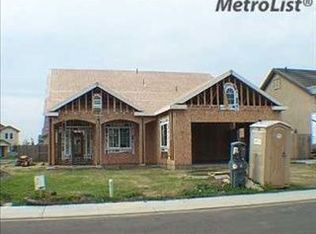 1907 Mari Ln, Hughson, CA 95326