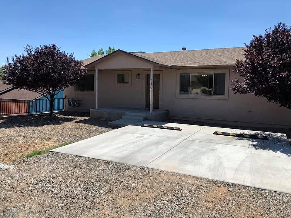 Front view of home