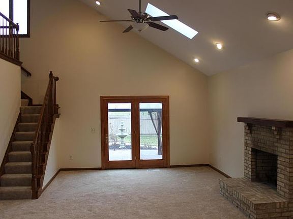 3rd image of 4050 Park Ln