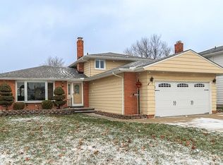 6347 Dunfield Dr, Mayfield hts, OH 44143