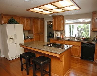 3rd image of 7522 Westover Ct