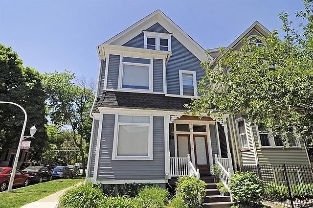 1st image of 3232 N Lakewood Ave #1