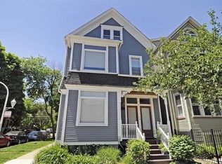 3232 N Lakewood Ave #1, Chicago, IL 60657